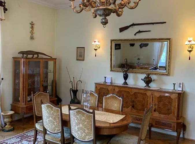 The Marchburg Апартаменты *