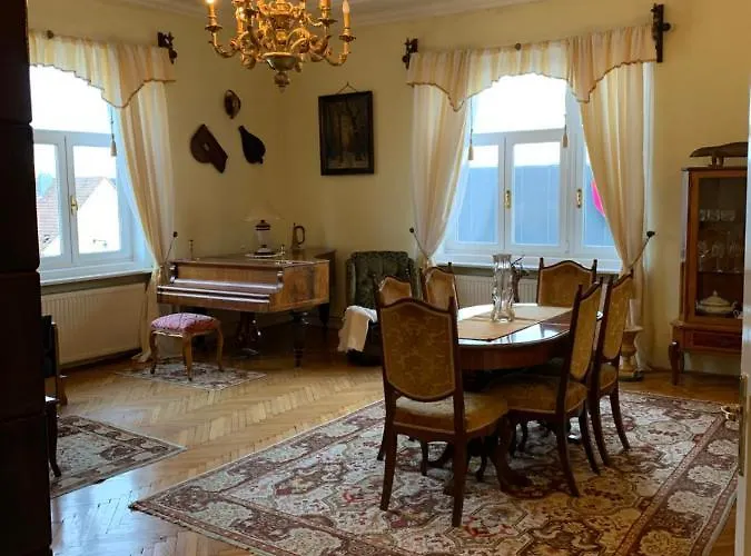 The Marchburg Апартаменты